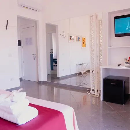 Bed & Breakfast L'orologio Guest *